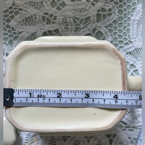 Vintage: Small White Teapot with 2 Bag Holders - Picture 6 of 9